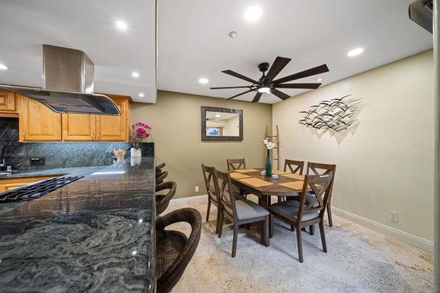 886 Felspar St, San Diego, CA 92109