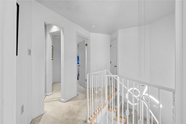 302 Kingsberry Cir, Mt Lebanon, PA 15234