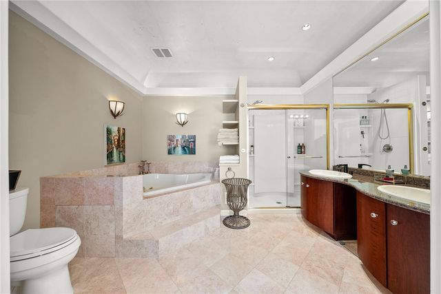 302 Kingsberry Cir, Mt Lebanon, PA 15234