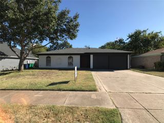 6040 Blueridge Drive, Watauga, TX 76148