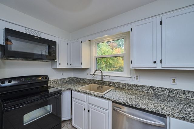 13 Fernglade Rd, Burlington, MA 01803