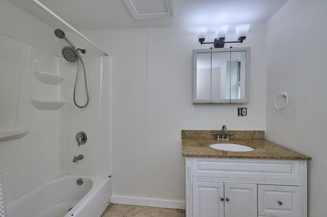 13 Fernglade Rd, Burlington, MA 01803