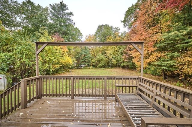 13 Fernglade Rd, Burlington, MA 01803
