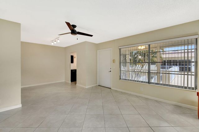 638 Snug Harbor Drive E11, Boynton Beach, FL 33435