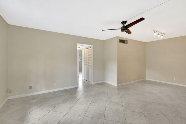 638 Snug Harbor Drive E11, Boynton Beach, FL 33435