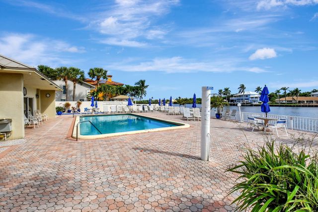 638 Snug Harbor Drive E11, Boynton Beach, FL 33435