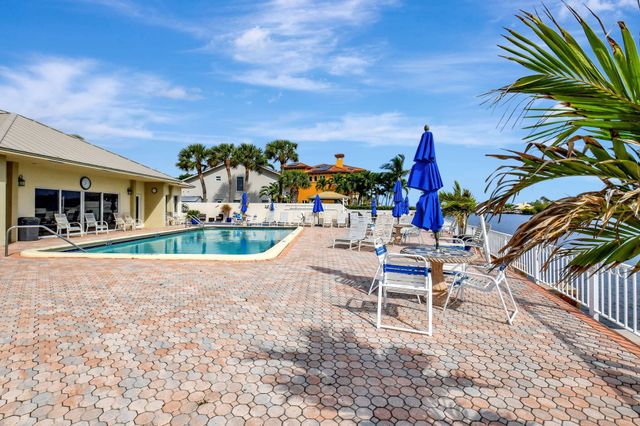 638 Snug Harbor Drive E11, Boynton Beach, FL 33435