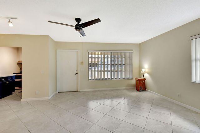 638 Snug Harbor Drive E11, Boynton Beach, FL 33435