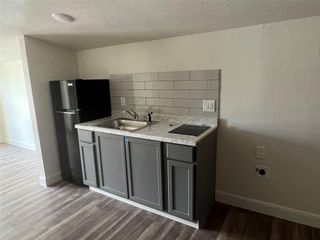201 Eastwood Unit 6 Street 6, Houston, TX 77011