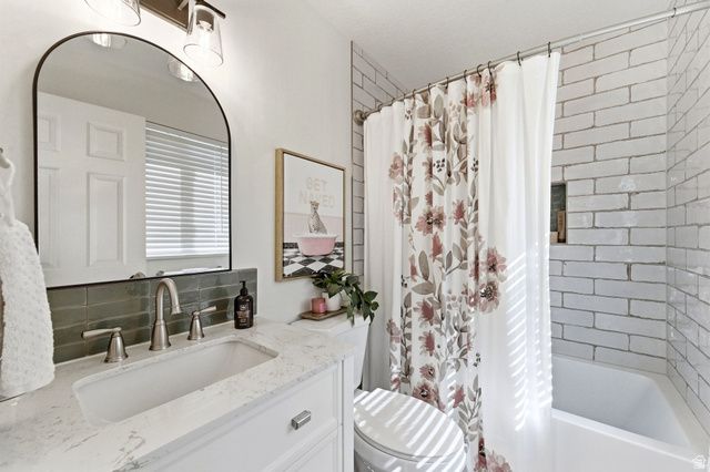 1691 S 300 E, Kaysville, UT 84037