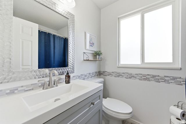 1691 S 300 E, Kaysville, UT 84037