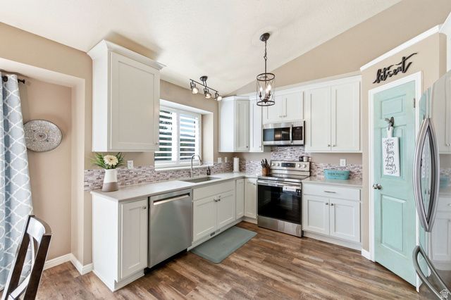 1691 S 300 E, Kaysville, UT 84037