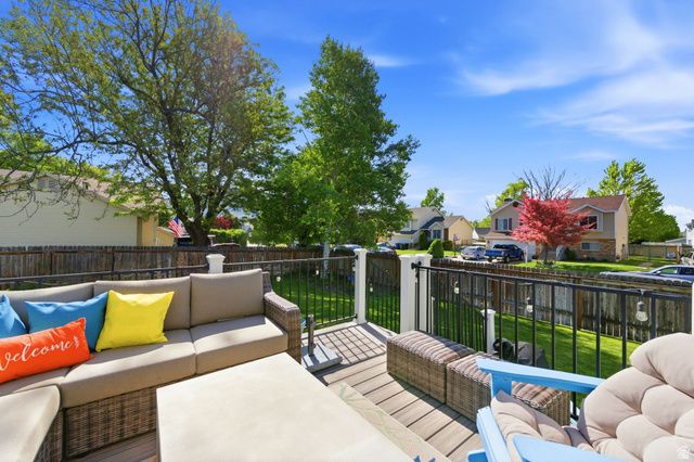 1691 S 300 E, Kaysville, UT 84037