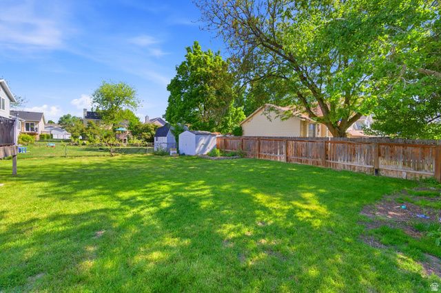 1691 S 300 E, Kaysville, UT 84037