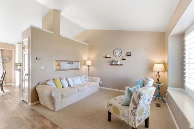 1691 S 300 E, Kaysville, UT 84037