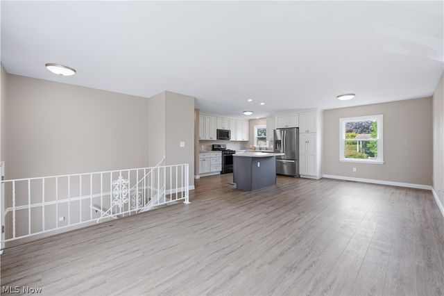 378 Dehoff Drive, Youngstown, OH 44515