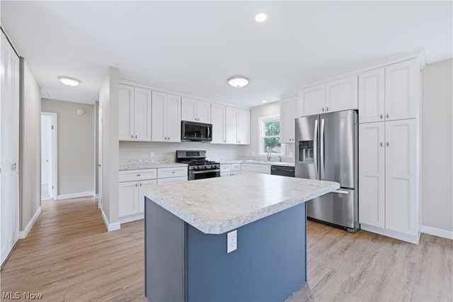 378 Dehoff Drive, Youngstown, OH 44515