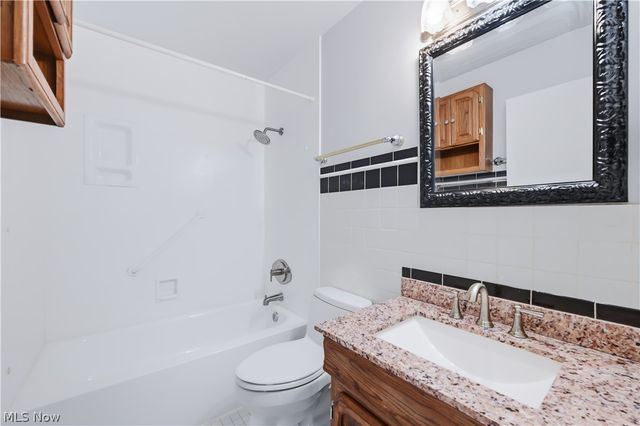 378 Dehoff Drive, Youngstown, OH 44515