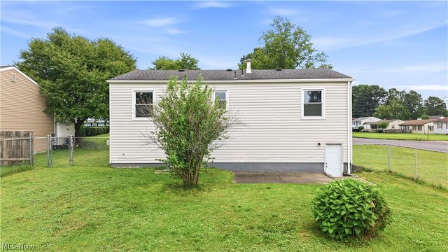 378 Dehoff Drive, Youngstown, OH 44515