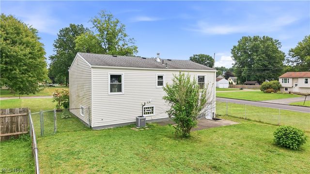 378 Dehoff Drive, Youngstown, OH 44515