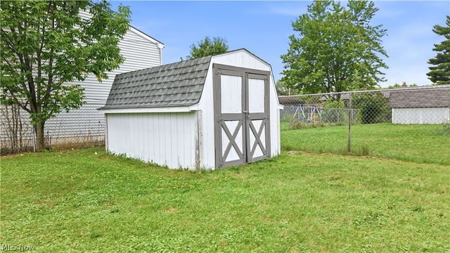 378 Dehoff Drive, Youngstown, OH 44515
