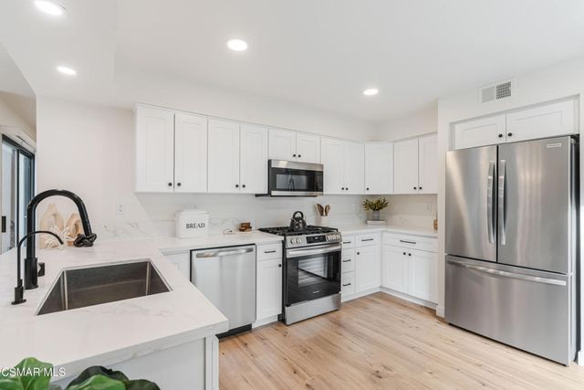 757 Shadow Lake Drive, Thousand Oaks, CA 91360