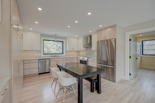 71 Otis Lane, Saint Paul, MN 55104