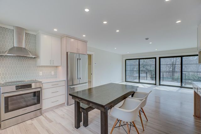 71 Otis Lane, Saint Paul, MN 55104