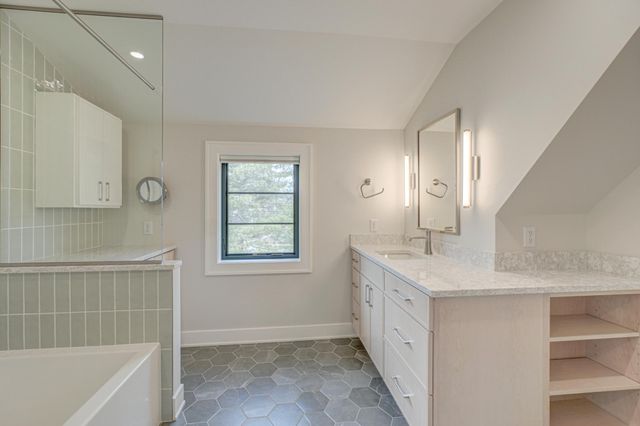 71 Otis Lane, Saint Paul, MN 55104