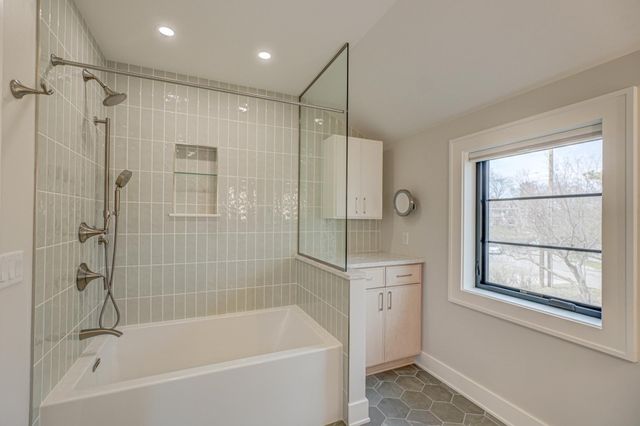 71 Otis Lane, Saint Paul, MN 55104