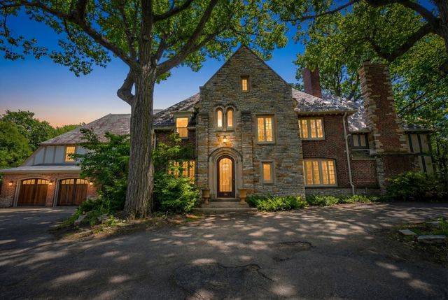 71 Otis Lane, Saint Paul, MN 55104