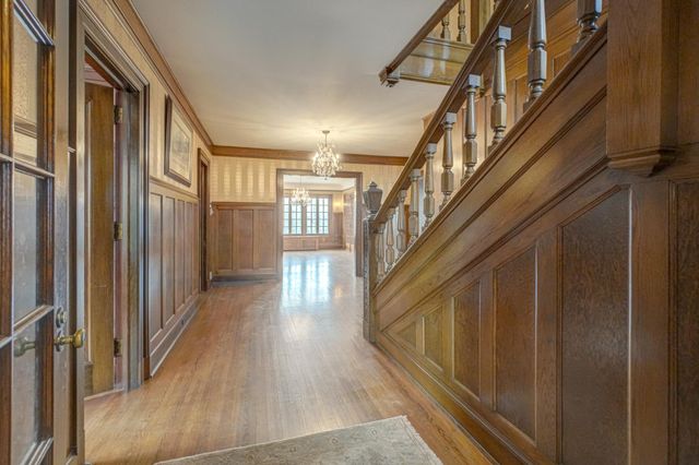 71 Otis Lane, Saint Paul, MN 55104