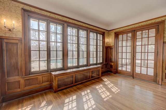 71 Otis Lane, Saint Paul, MN 55104