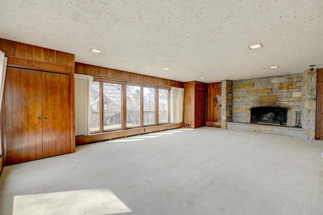 71 Otis Lane, Saint Paul, MN 55104