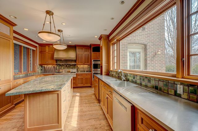 71 Otis Lane, Saint Paul, MN 55104