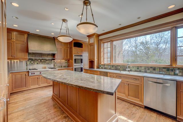 71 Otis Lane, Saint Paul, MN 55104