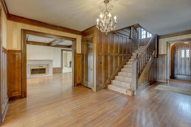 71 Otis Lane, Saint Paul, MN 55104