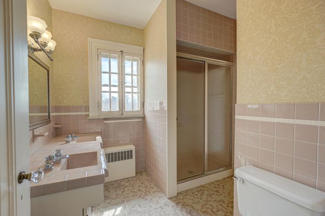 71 Otis Lane, Saint Paul, MN 55104