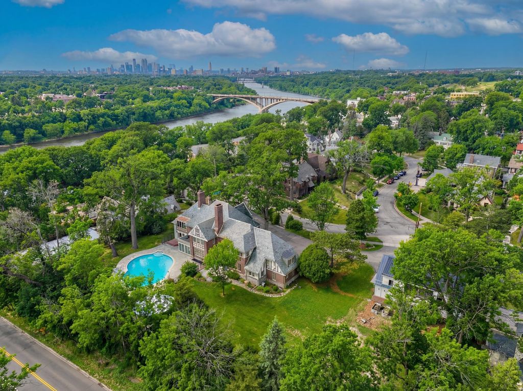 71 Otis Lane, Saint Paul, MN 55104