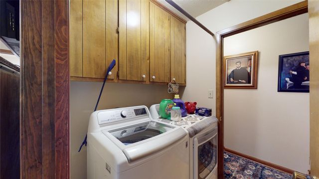 806 Camphor Circle NE, Village Mills, TX 77663