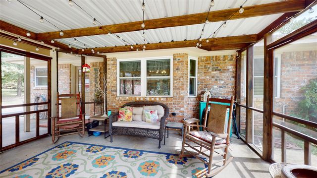 806 Camphor Circle NE, Village Mills, TX 77663