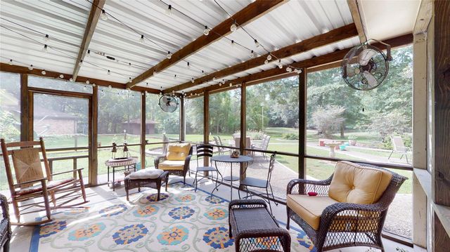 806 Camphor Circle NE, Village Mills, TX 77663