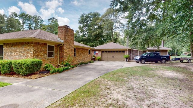 806 Camphor Circle NE, Village Mills, TX 77663