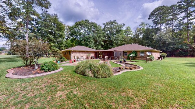 806 Camphor Circle NE, Village Mills, TX 77663