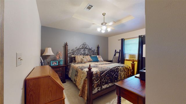 806 Camphor Circle NE, Village Mills, TX 77663