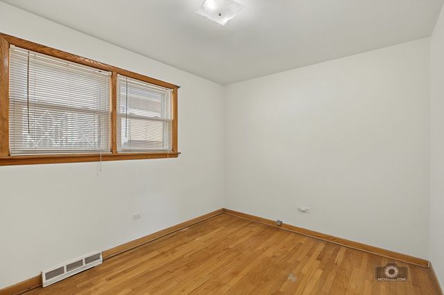 5104 S Menard Avenue, Chicago, IL 60638