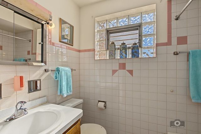 5104 S Menard Avenue, Chicago, IL 60638