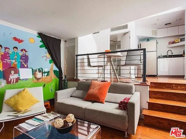 8661 Clifton Way A, Beverly Hills, CA 90211