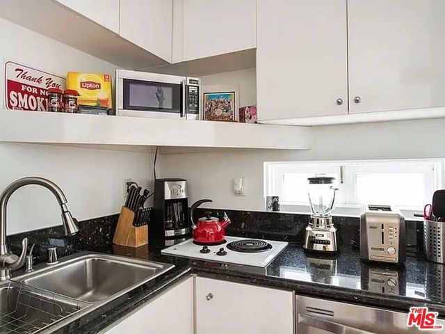 8661 Clifton Way A, Beverly Hills, CA 90211