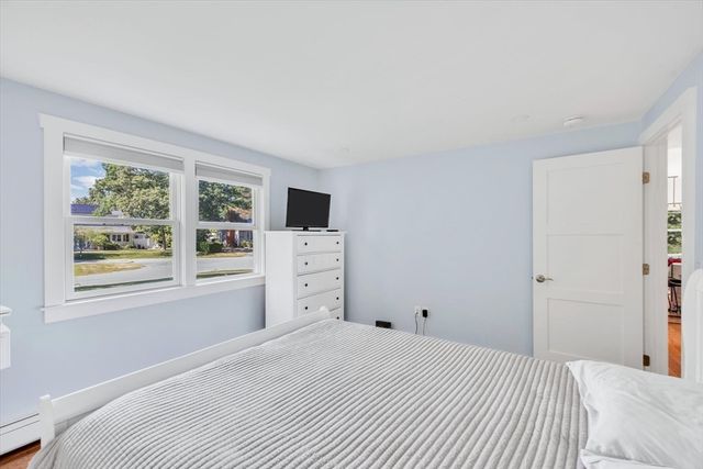 25 Nancy Ln, Barnstable, MA 02601